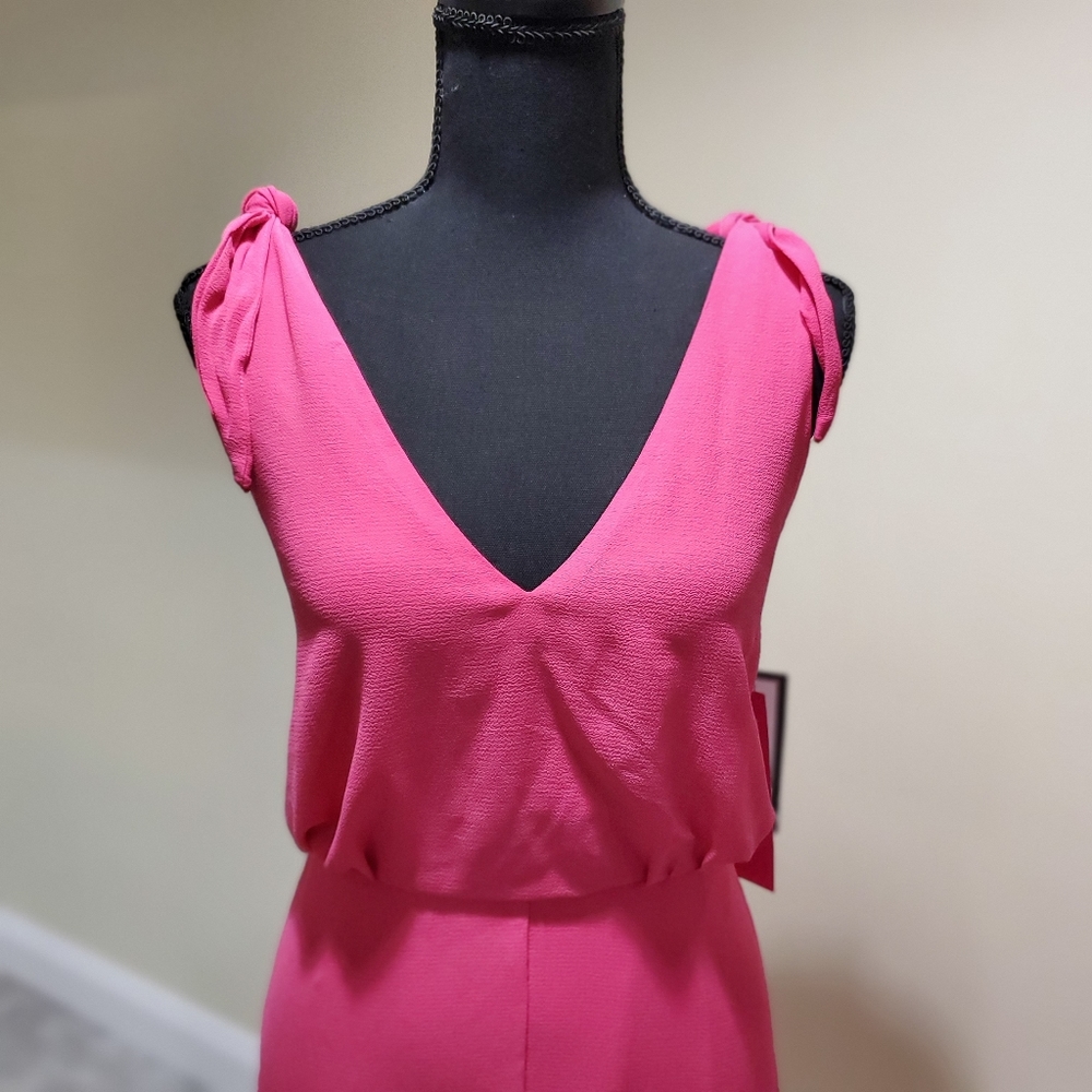 Betsey Johnson

Women's Plus-Size Pebble Crepe - Picture 4 of 5